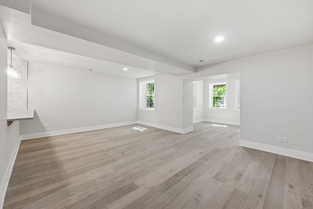 6335 N Magnolia Avenue G, Chicago, IL 60660
