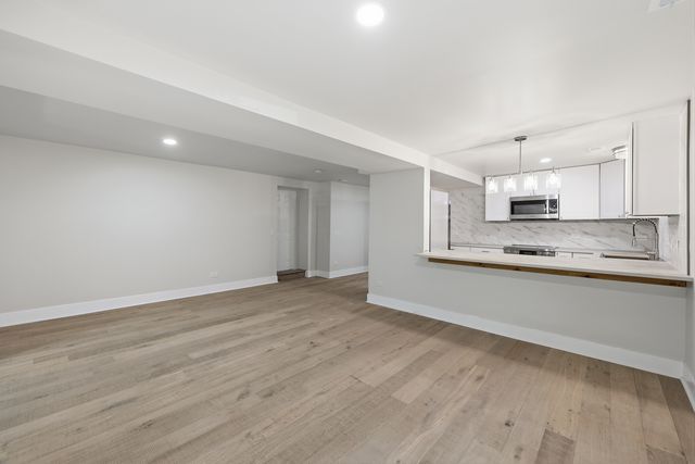 6335 N Magnolia Avenue G, Chicago, IL 60660