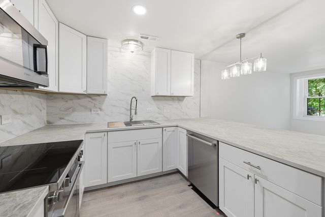 6335 N Magnolia Avenue G, Chicago, IL 60660