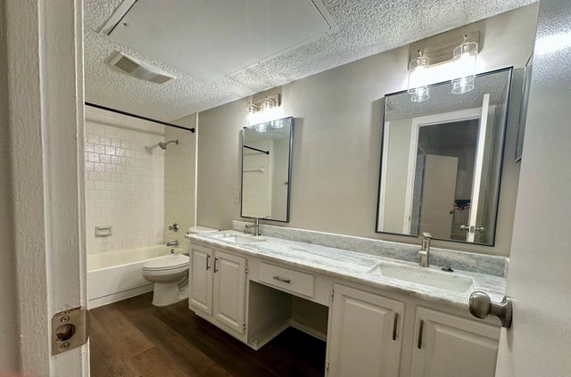 7525 Holly Hill Drive 46, Dallas, TX 75231