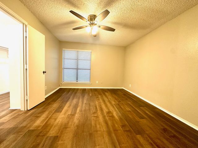 7525 Holly Hill Drive 46, Dallas, TX 75231