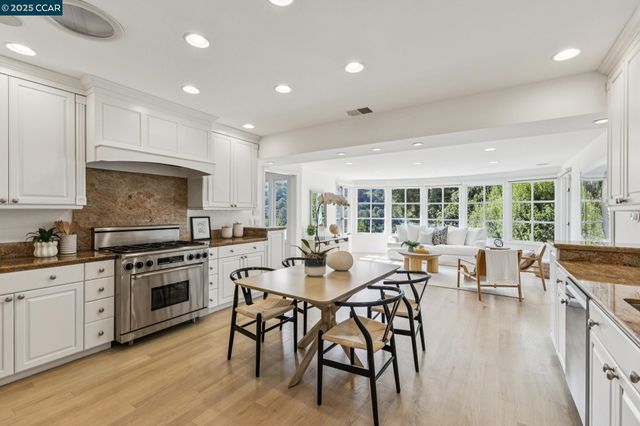 32 Dos Posos, Orinda, CA 94563