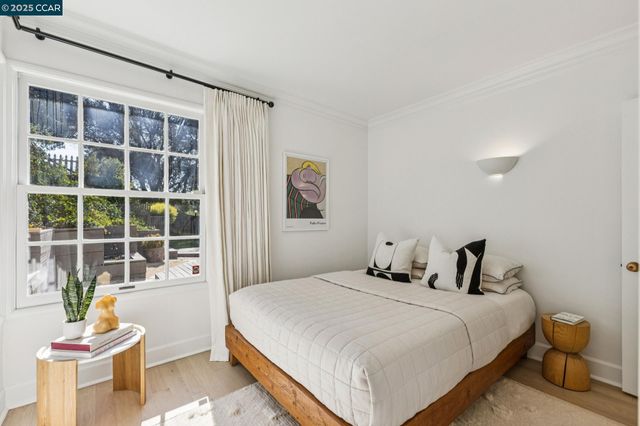 32 Dos Posos, Orinda, CA 94563