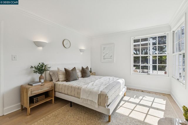 32 Dos Posos, Orinda, CA 94563