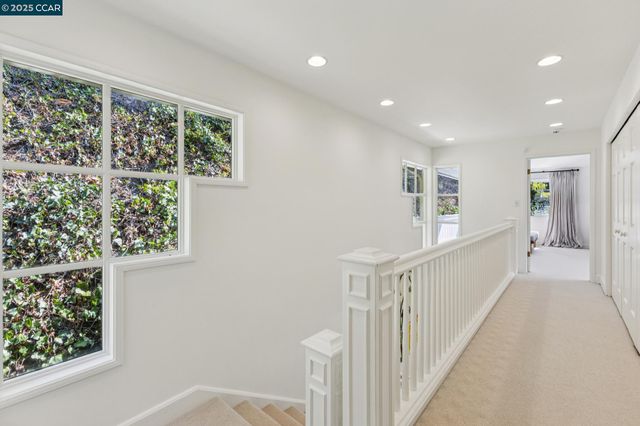 32 Dos Posos, Orinda, CA 94563