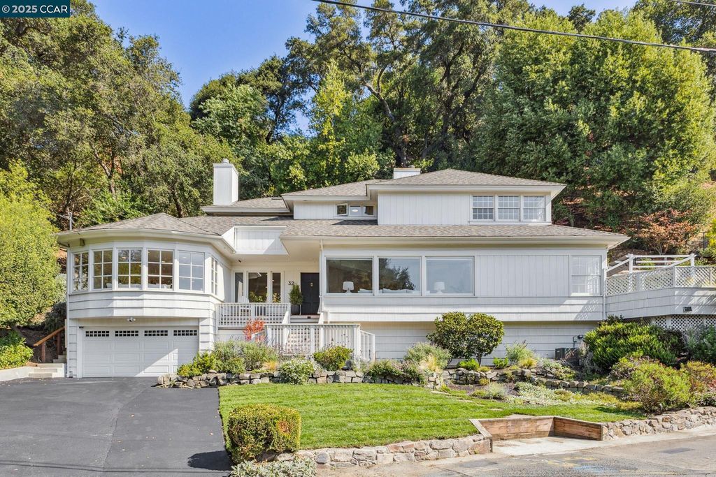 32 Dos Posos, Orinda, CA 94563