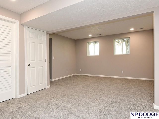 15747 Orchard Avenue, Omaha, NE 68135