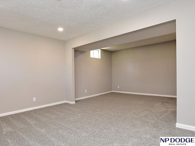 15747 Orchard Avenue, Omaha, NE 68135