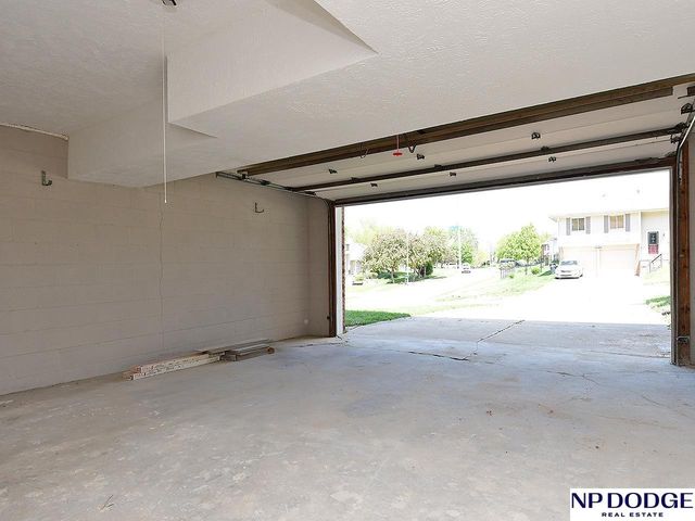 15747 Orchard Avenue, Omaha, NE 68135