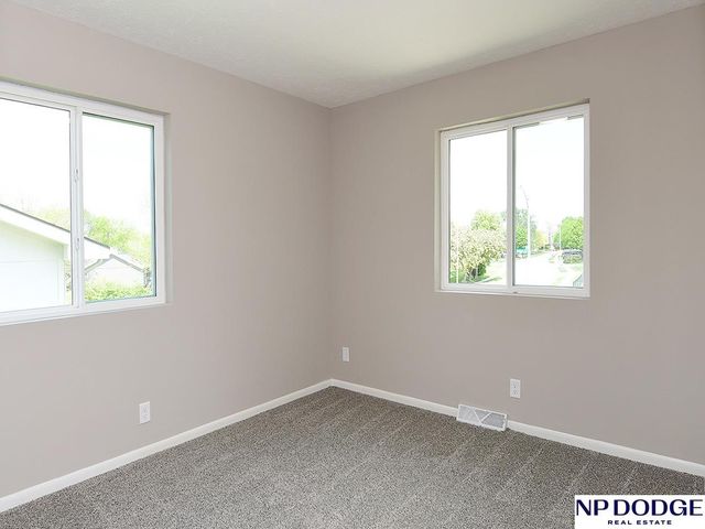 15747 Orchard Avenue, Omaha, NE 68135
