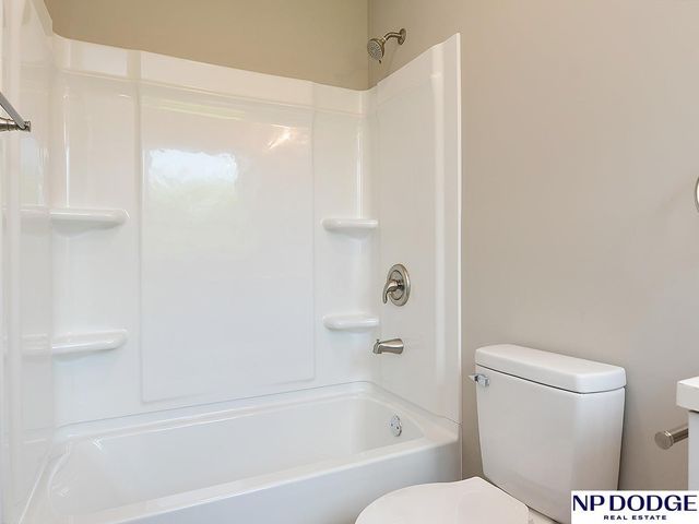 15747 Orchard Avenue, Omaha, NE 68135