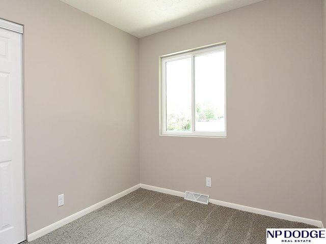 15747 Orchard Avenue, Omaha, NE 68135
