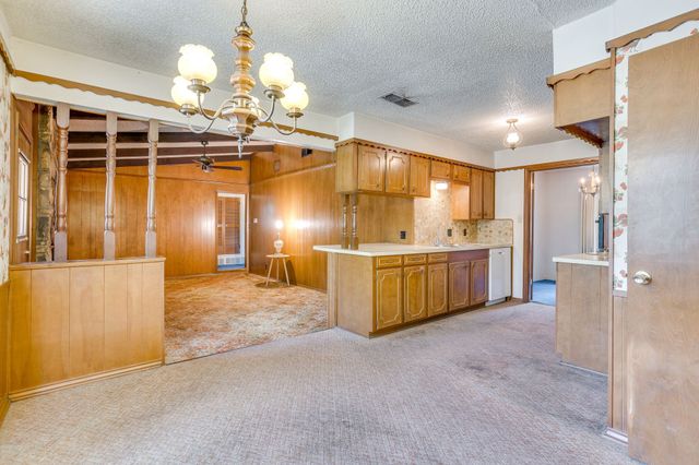 14 Arthur Drive, Edgecliff Village, TX 76134