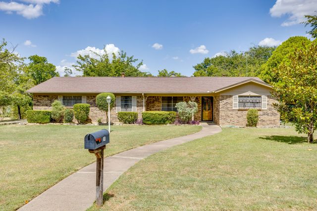 14 Arthur Drive, Edgecliff Village, TX 76134