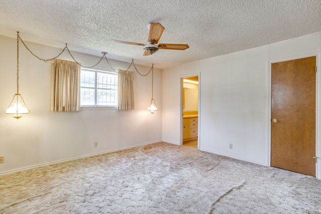 14 Arthur Drive, Edgecliff Village, TX 76134