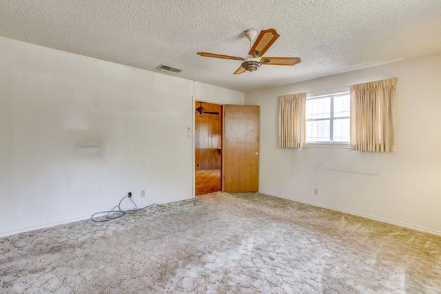 14 Arthur Drive, Edgecliff Village, TX 76134