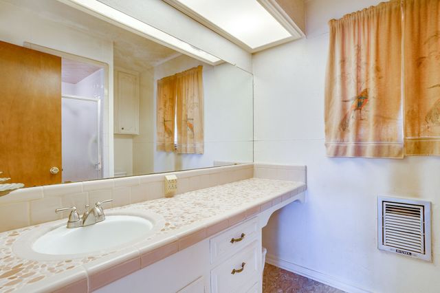 14 Arthur Drive, Edgecliff Village, TX 76134