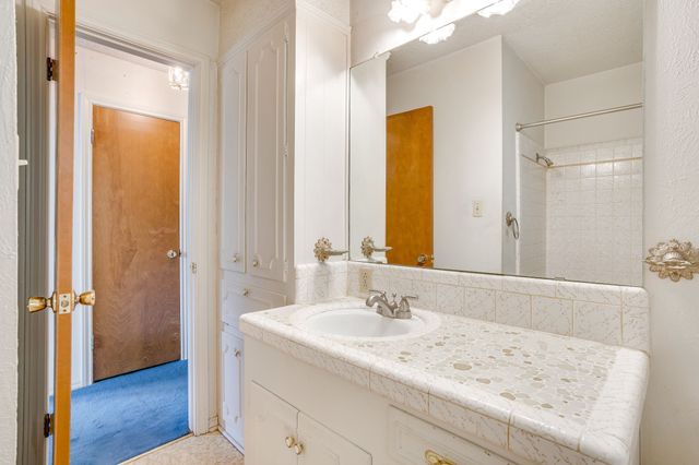 14 Arthur Drive, Edgecliff Village, TX 76134