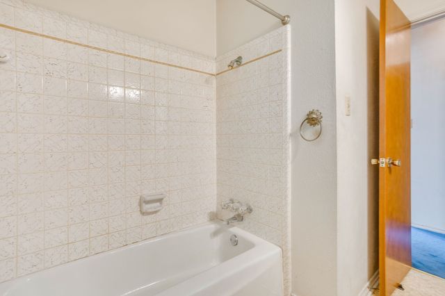 14 Arthur Drive, Edgecliff Village, TX 76134