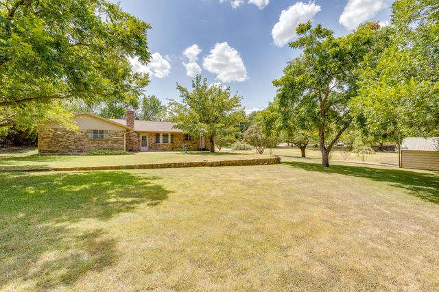 14 Arthur Drive, Edgecliff Village, TX 76134
