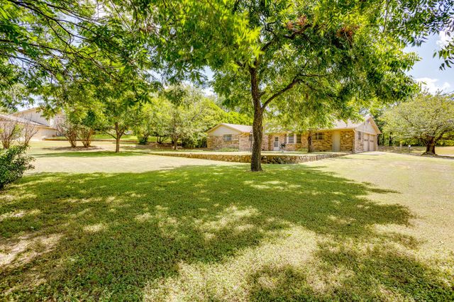 14 Arthur Drive, Edgecliff Village, TX 76134