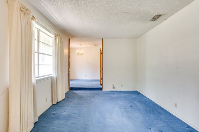 14 Arthur Drive, Edgecliff Village, TX 76134