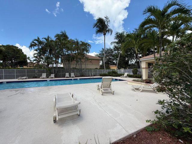369 River Bluff Lane, Royal Palm Beach, FL 33411