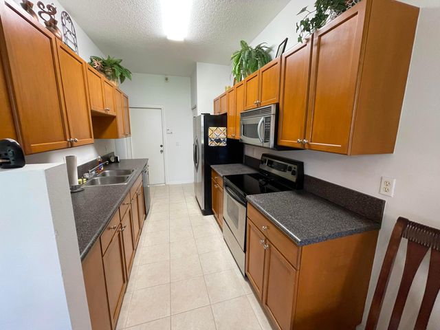 369 River Bluff Lane, Royal Palm Beach, FL 33411