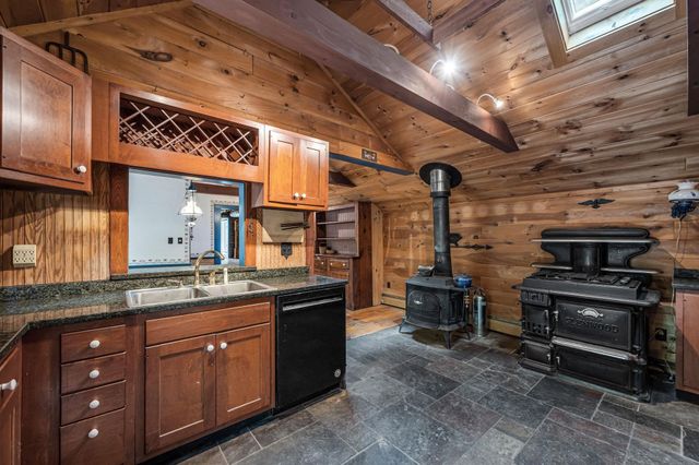 1905 Turkey Mountain Road, Jamaica, VT 05343