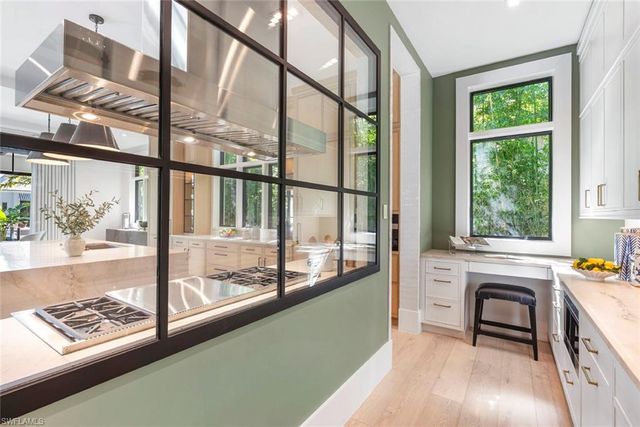 2231 Forrest LN, Naples, FL 34102