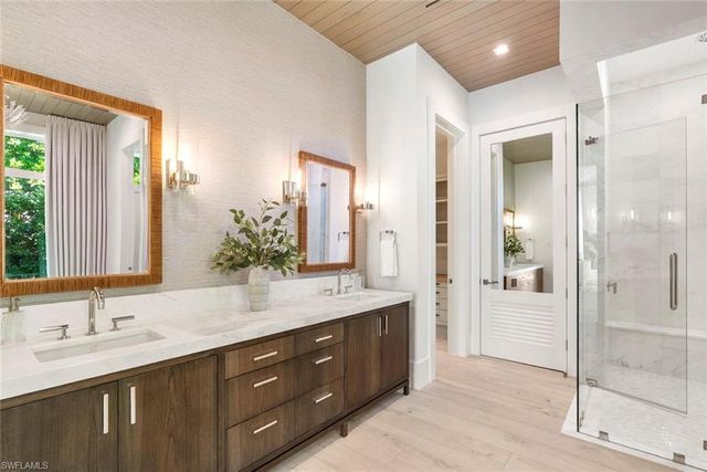 2231 Forrest LN, Naples, FL 34102