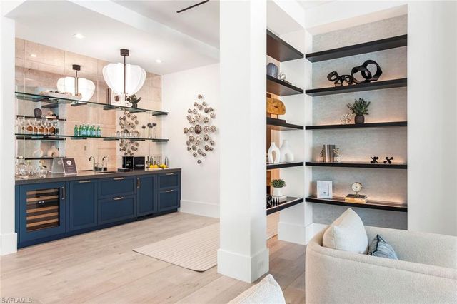 2231 Forrest LN, Naples, FL 34102