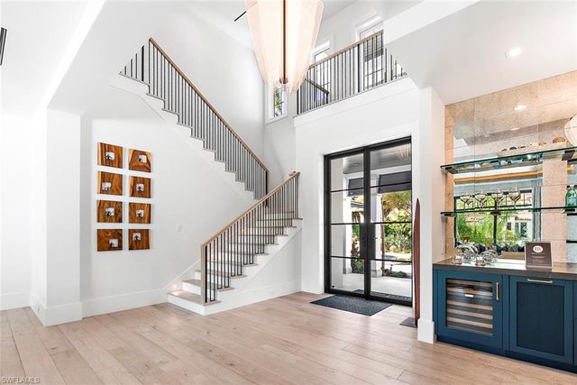 2231 Forrest LN, Naples, FL 34102