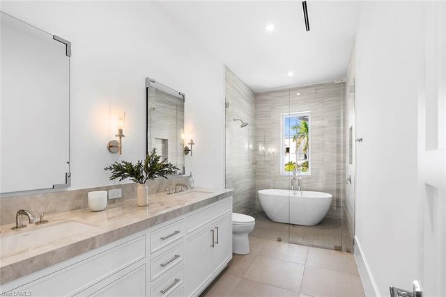 2231 Forrest LN, Naples, FL 34102