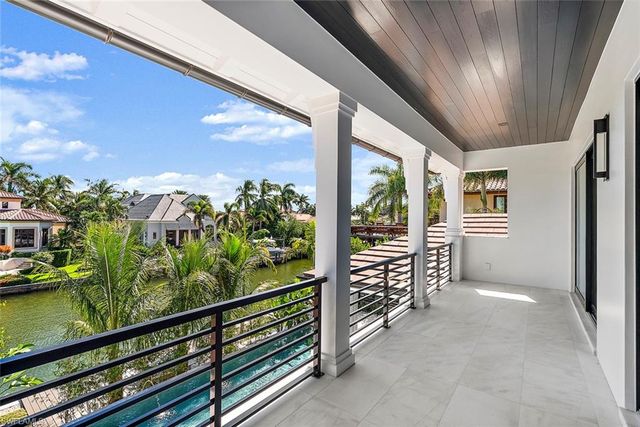 2231 Forrest LN, Naples, FL 34102