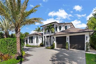 2231 Forrest LN, Naples, FL 34102