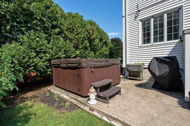 46 Norwich Circle, Medford, MA 02155