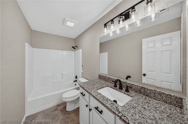 1671 Scotland Drive, Centerton, AR 72719