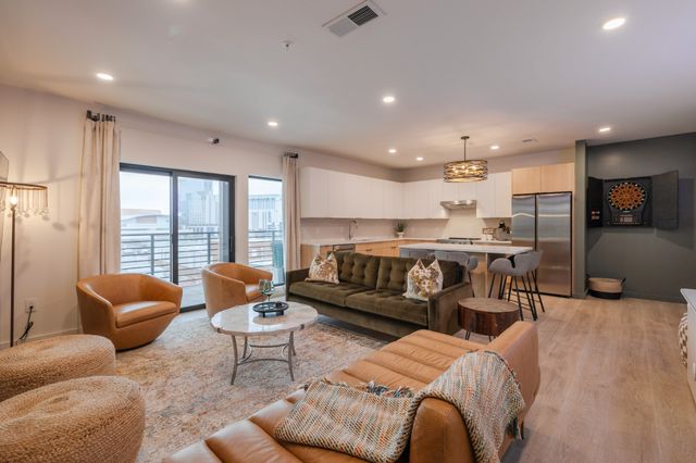 635 7th Ave S Apt 505, Nashville, TN 37203