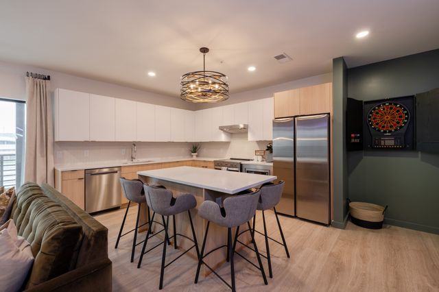 635 7th Ave S Apt 505, Nashville, TN 37203