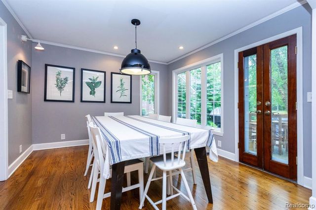 20964 Thorofare Road, Grosse Ile, MI 48138
