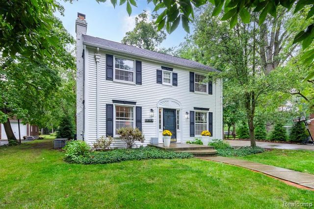 20964 Thorofare Road, Grosse Ile, MI 48138