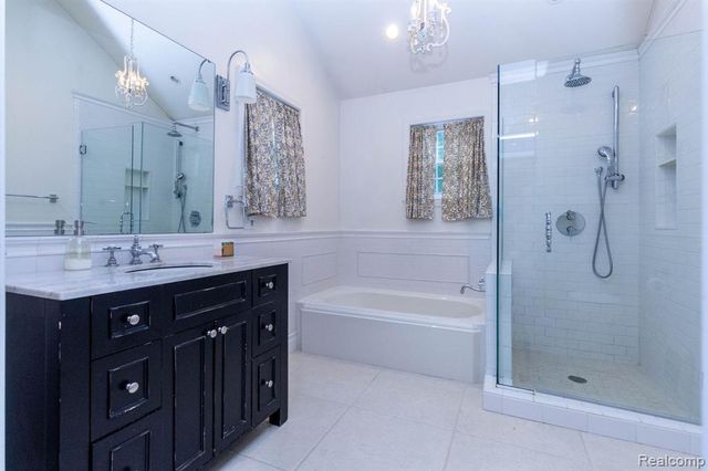 20964 Thorofare Road, Grosse Ile, MI 48138