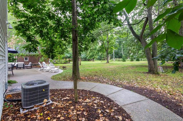 20964 Thorofare Road, Grosse Ile, MI 48138