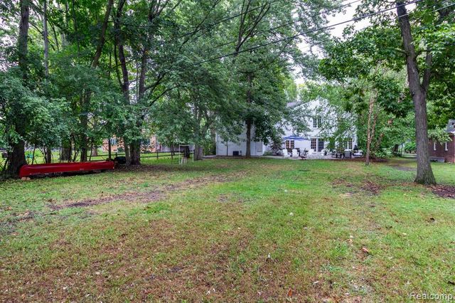 20964 Thorofare Road, Grosse Ile, MI 48138