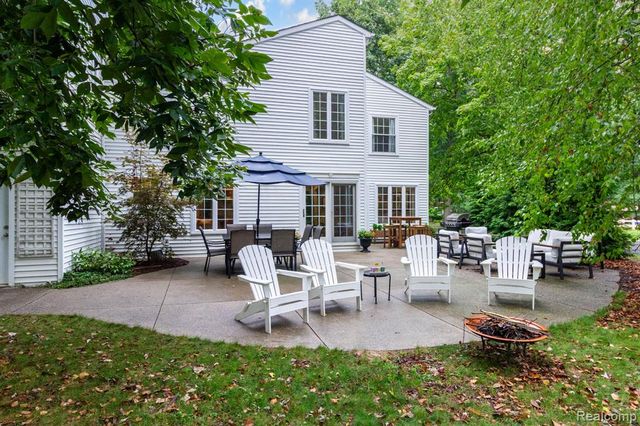 20964 Thorofare Road, Grosse Ile, MI 48138