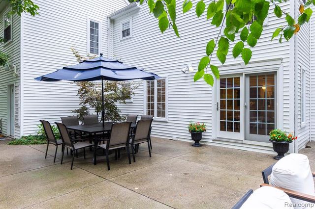 20964 Thorofare Road, Grosse Ile, MI 48138