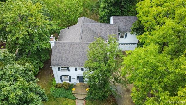 20964 Thorofare Road, Grosse Ile, MI 48138