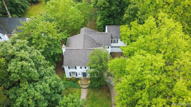 20964 Thorofare Road, Grosse Ile, MI 48138