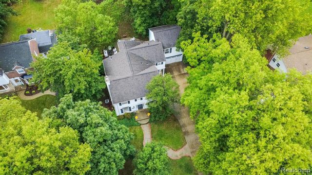 20964 Thorofare Road, Grosse Ile, MI 48138